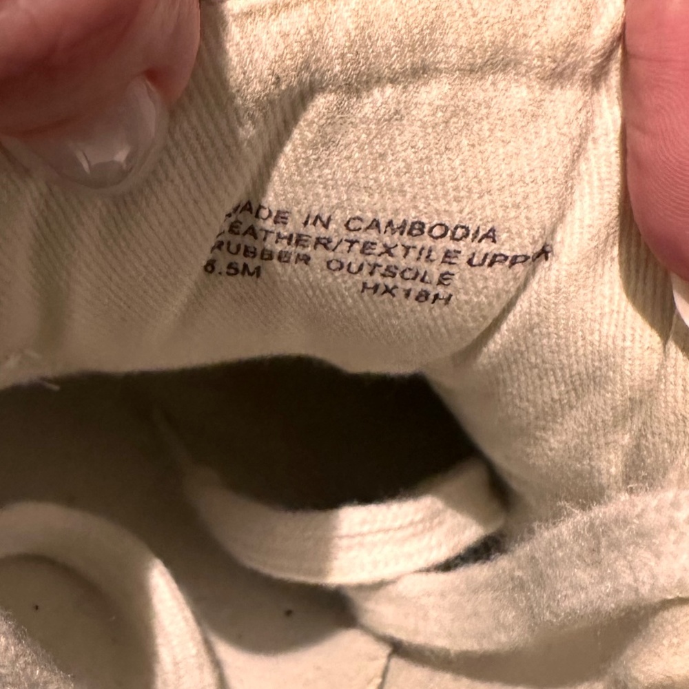 Michael kors women white sneaker - Picture 4 of 4